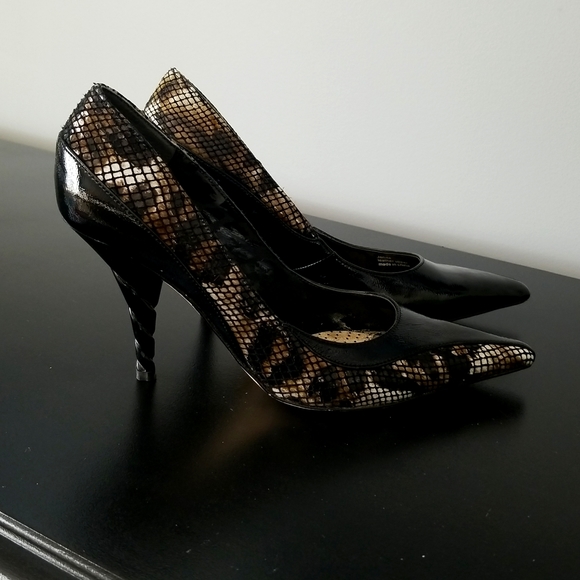 Black patent reptile print heels - Picture 4 of 6